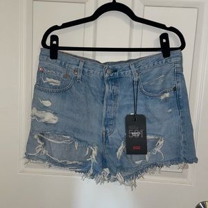 Levi’s 501 shorts size 32